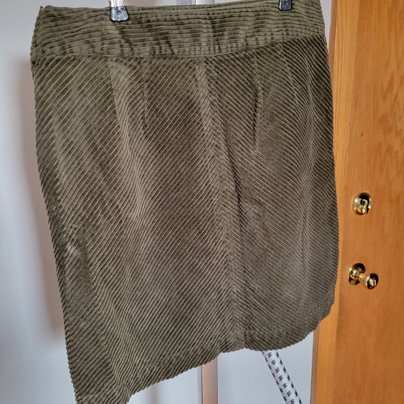 Talbots Olive Green Corduroy  Mini Skirt WITH POCKETS - Picture 4 of 7
